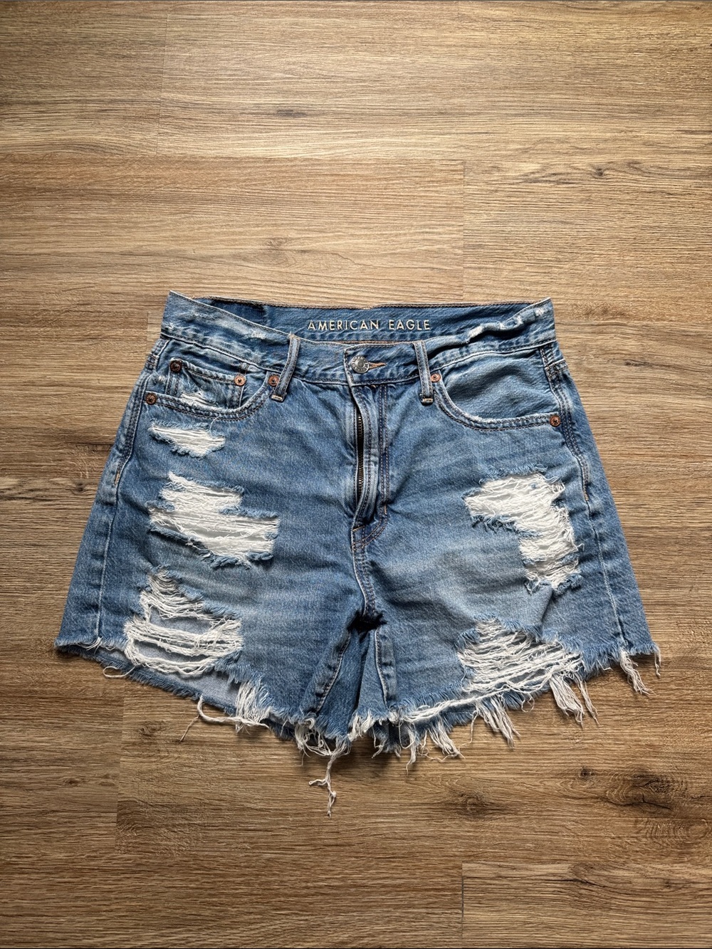 American Eagle 90s Boyfriend Distressed Jean Shorts - Medium Wash